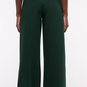 Elegant Green Wide-Leg Pants